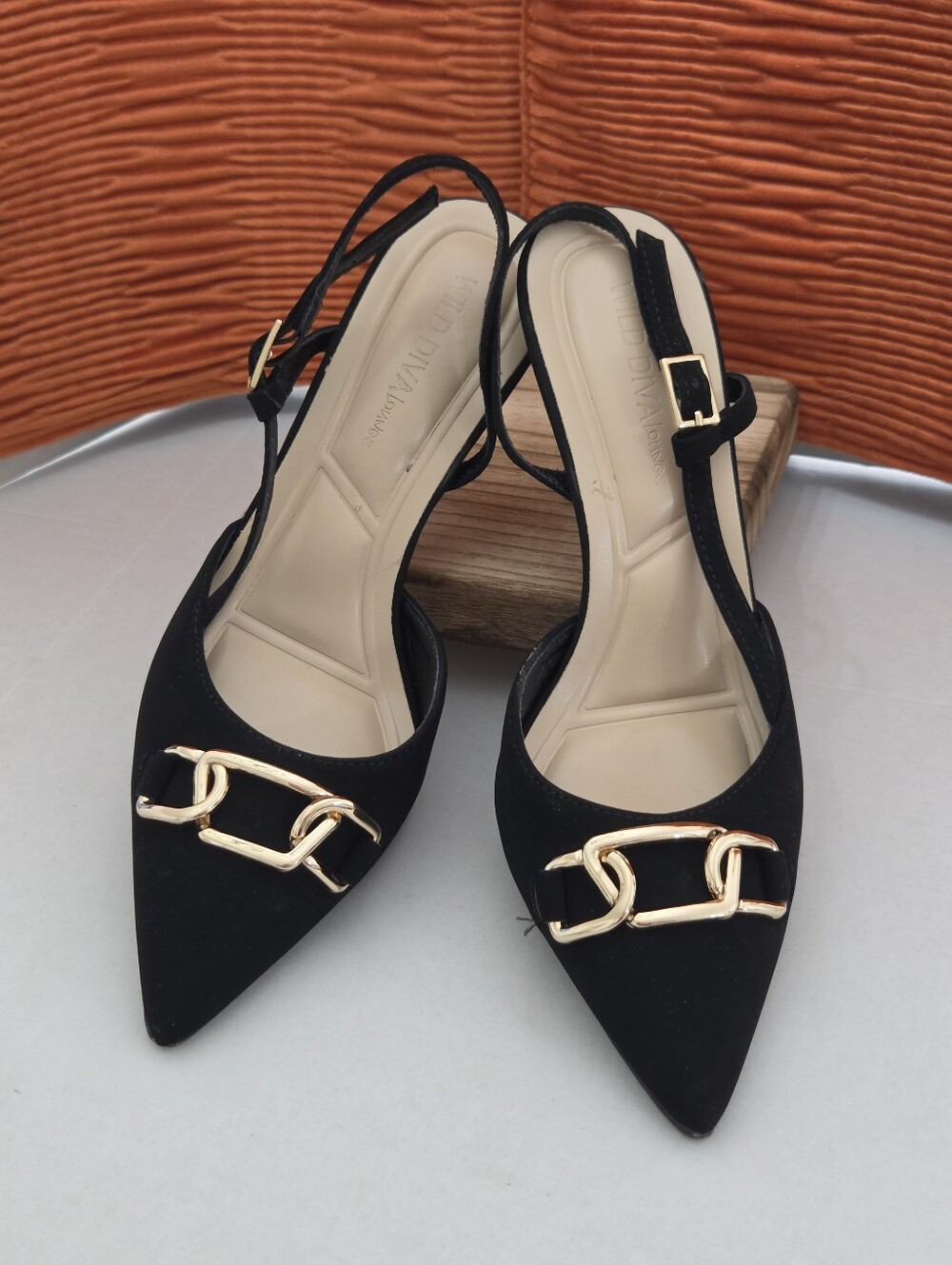 Wild Diva Lounge Black Slingback Heels Gold Chain Pointed Toe 8.5